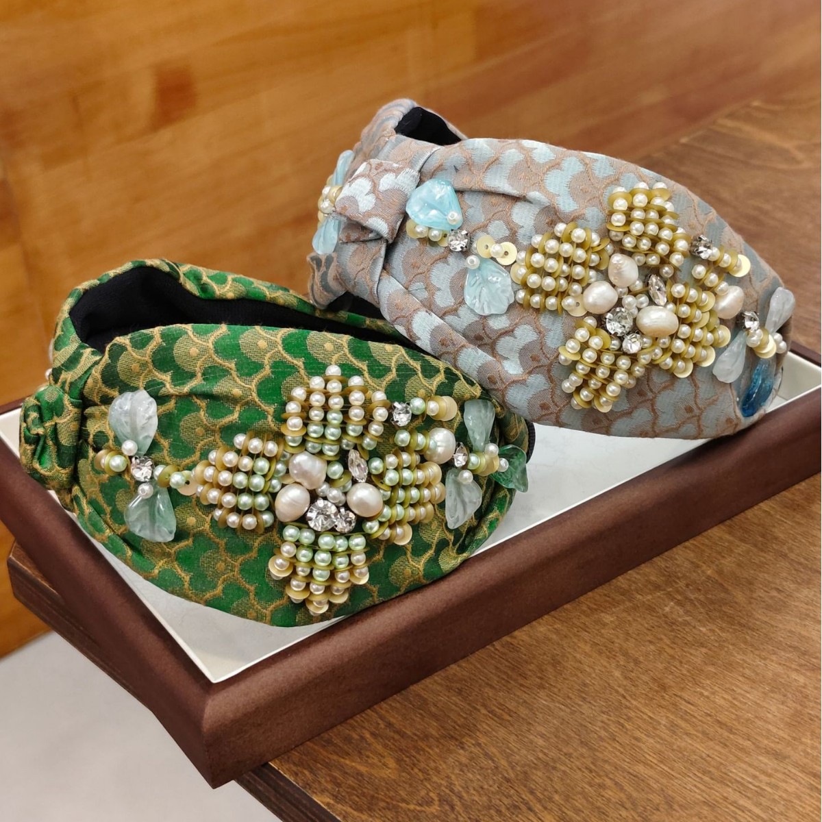 Decor Lighting Sales - Heißer Verkauf: Retro-Luxus-Stirnband, Handgenäht, Hochwertiges Premium-Stirnband